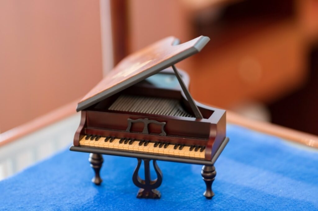 ピアノは打楽器なの?実は複数の要素を併せ持つすごい楽器だった!成り立ちの歴史から深堀解説